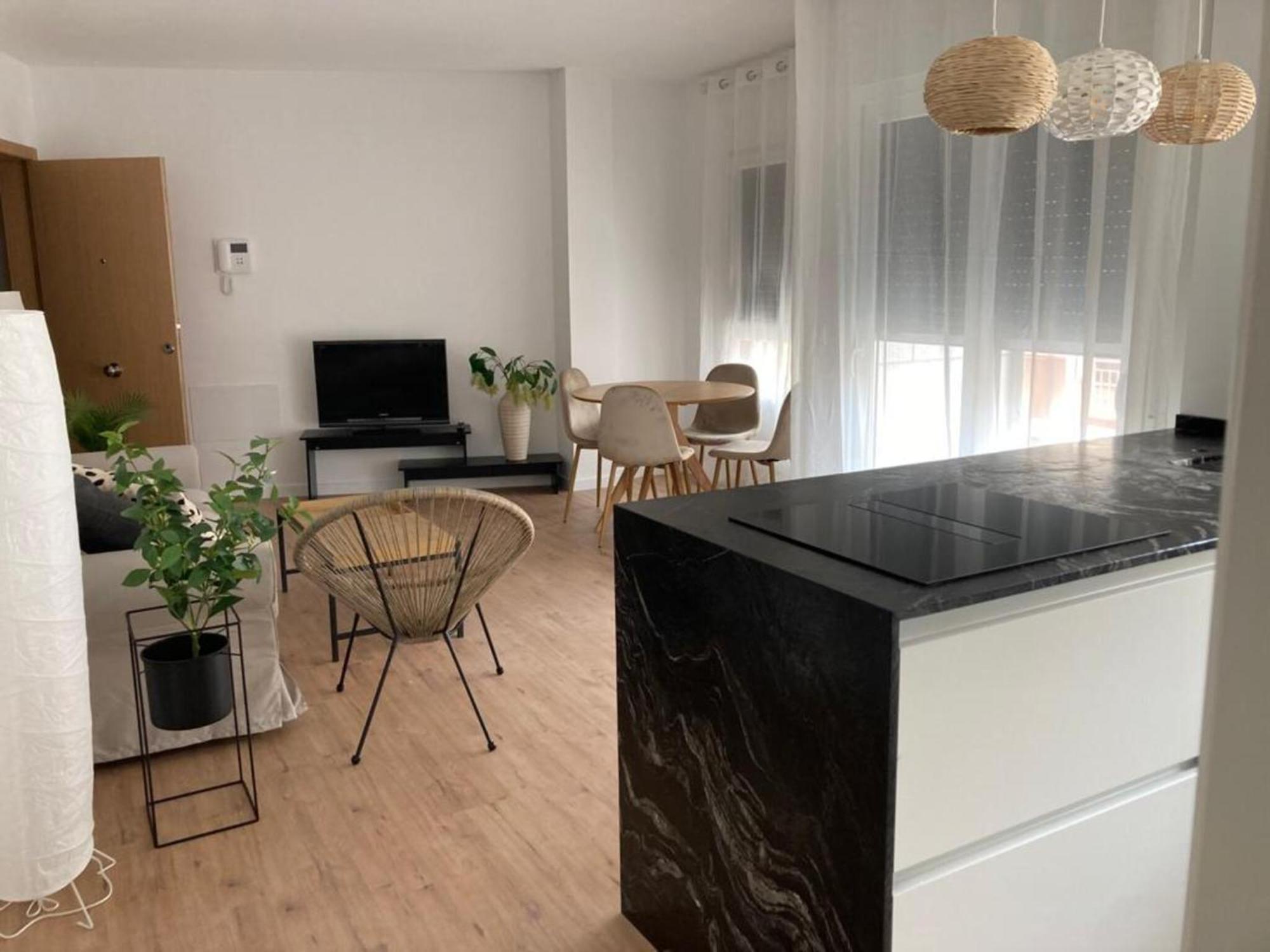 Águilas Apartamentos Nuevo Con Aire Y Wifi מראה חיצוני תמונה