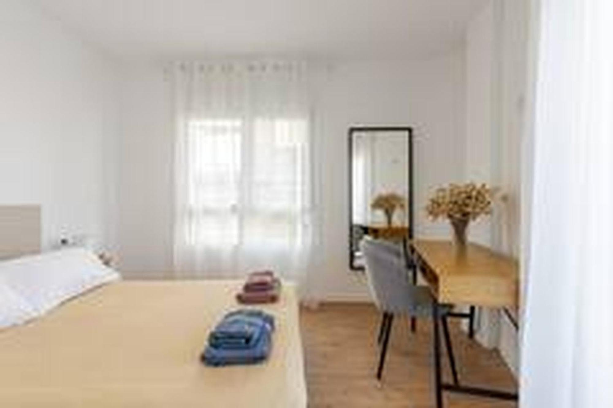 Águilas Apartamentos Nuevo Con Aire Y Wifi מראה חיצוני תמונה