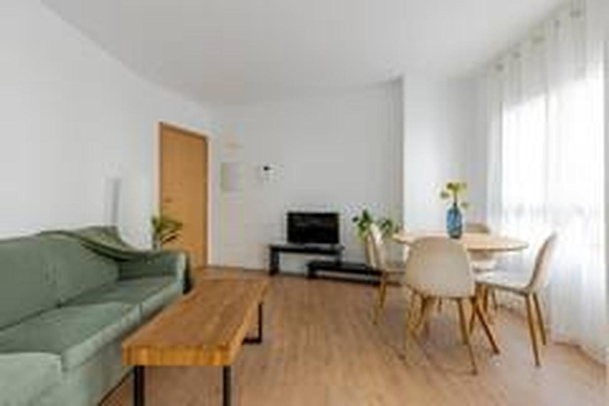 Águilas Apartamentos Nuevo Con Aire Y Wifi מראה חיצוני תמונה